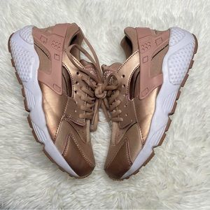 Nike Huarache Run Rose Gold Women's Size 8 Sneakers Metallic Running Shoes